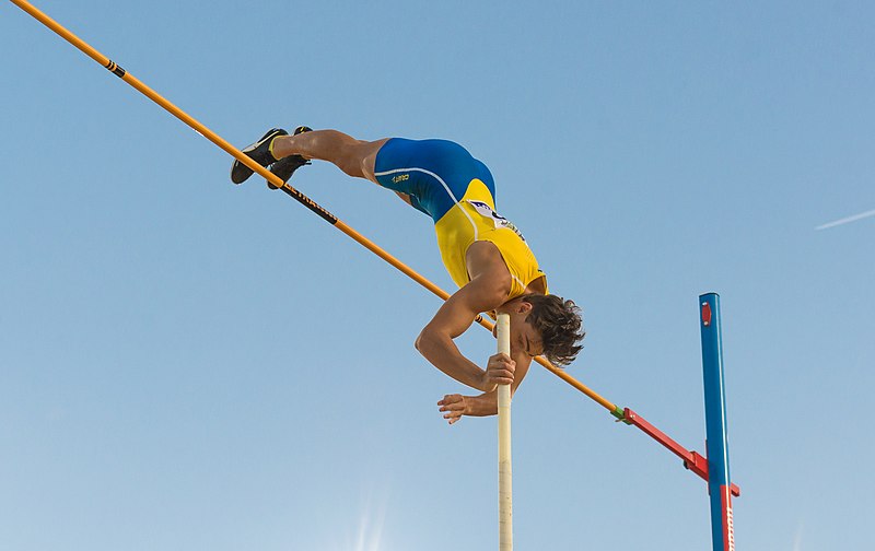 Armand Duplantis jumps 6.0 meters at Stockholm Stadium on August 24, 2019, credit : Frankie Fouganthin